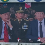 Joko Widodo dan Susilo Bambang Yudhoyono terlihat duduk berdampingan dan berbincang dalam peringatan HUT ke-81 TNI di Mabes TNI, Cilangkap, Jakarta, Senin (5/10/2026).