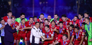 Berapa Nominal Bonus Timnas Indonesia Usai Juara FIFA ASEAN Cup 2026 dari Presiden Prabowo? Presiden Prabowo Subianto merayakan keberhasilan Timnas Indonesia menjuarai FIFA ASEAN Cup 2026 di SUGBK, Jakarta, Senin (5/10/2026).