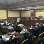 Ada Istilah “DPR Minta Kopi” Muncul di Sidang Korupsi Haji, Apa Maksudnya? Istilah “DPR minta kopi” muncul dalam kesaksian Syihabul Mutaqin pada sidang dugaan korupsi kuota haji di Pengadilan Tipikor Jakarta, Selasa (6/10/2026).