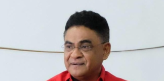 Ketua DPP PDIP Andreas Hugo Pareira menyarankan Gibran Rakabuming Raka mundur dari jabatan Wakil Presiden setelah putusan MK terkait syarat pendidikan.