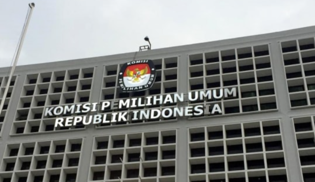KPU merespons putusan MK soal ijazah Gibran yang tidak ditemukan dalam persidangan. Putusan tersebut akan menjadi pertimbangan RUU Pemilu.