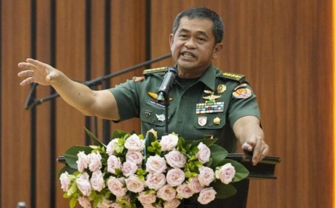 Kepala Staf Angkatan Darat Jenderal TNI Maruli Simanjuntak menanggapi isu namanya masuk dalam bursa calon Panglima TNI.