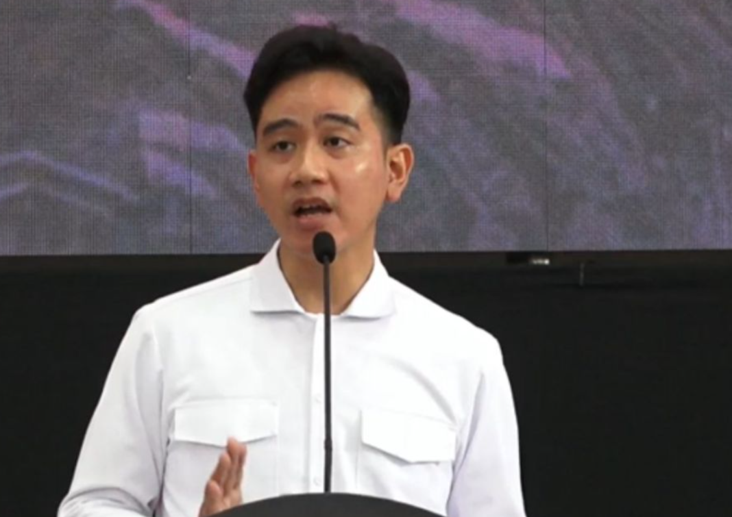 PDIP dan PSI berbeda pandangan mengenai dampak putusan MK terhadap posisi Gibran Rakabuming Raka.