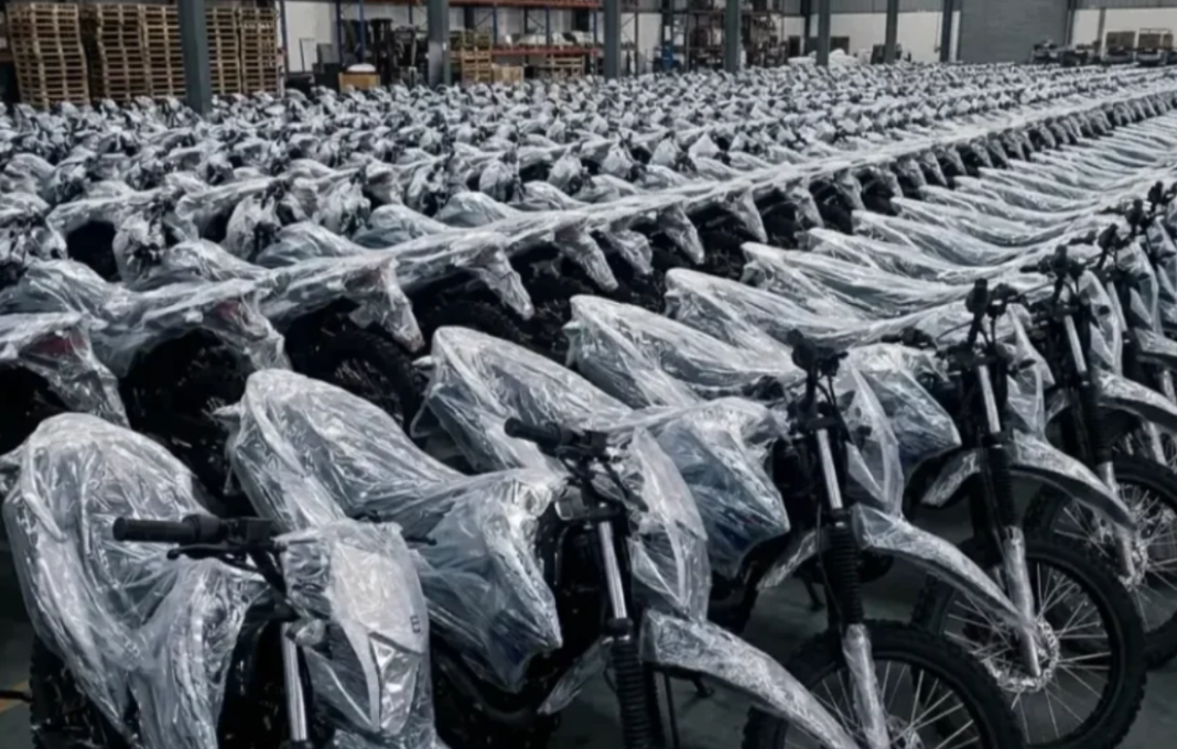 kendaraan listrik roda dua yang dilaporkan tidak dilengkapi baterai dalam kasus dugaan korupsi pengadaan motor listrik MBG.