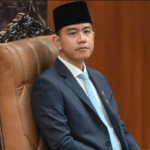 Aliansi Sipil Dorong Hak Angket Gibran, Apa Perbedaan Angket dan Pemakzulan? Aliansi masyarakat sipil mendorong hak angket Gibran melalui DPR. Simak tuntutan Ray Rangkuti dan mekanisme konstitusional pemakzulan wakil presiden.