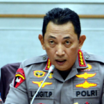 Listyo Sigit Respons Kasus Polisi Tembak Polisi di Pondok Cabe: Saya Sudah Bukan Polisi Listyo Sigit Prabowo memilih tidak berkomentar lebih jauh mengenai kasus penembakan Bharatu Laurentius Valdo Fernandez Lawai di Mako Polairud Pondok Cabe. Bharada Andika Rahmadani telah ditahan untuk menjalani proses hukum.